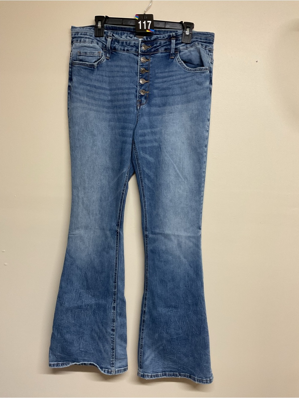 High-Rise Flare Jeans in Medium Blue